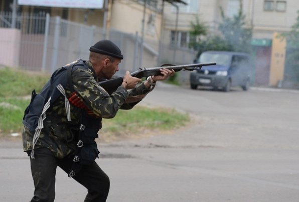 З'явилося відео, як снайпер поцілив в голову терористу. ФОТО. ВІДЕО