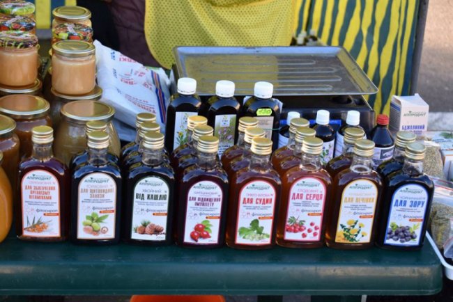 Цукор, риба і кролі: у волинському райцентрі влаштували ярмарок. ФОТО