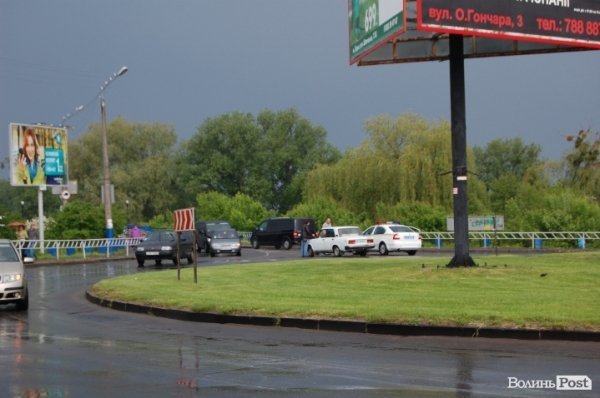 Перед приїздом Януковича на луцьких вулицях - міліцейський «шмон» і затори