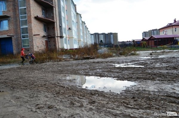 У Луцьку не поспішають робити дорогу біля нового дитсадочка