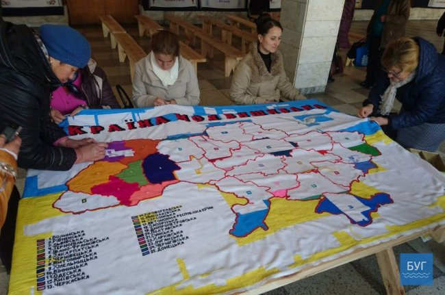 У Володимирі вишивали карту України