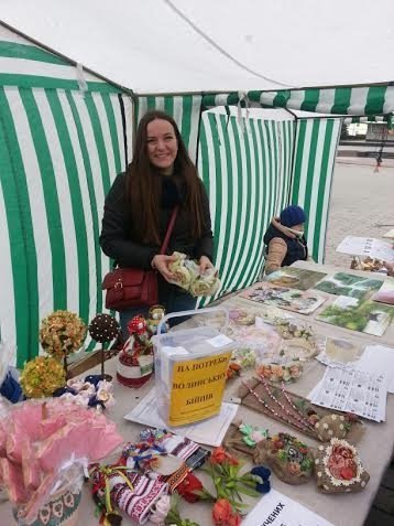 У Луцьку  ярмаркували по-весняному та збирали допомогу 14 бригаді. ФОТО