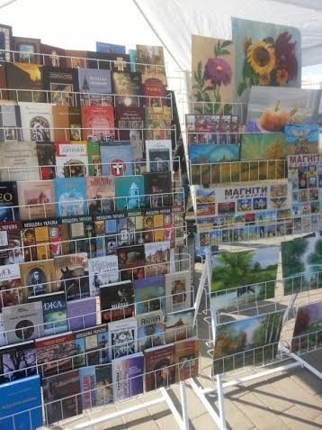 У Луцьку  ярмаркували по-весняному та збирали допомогу 14 бригаді. ФОТО