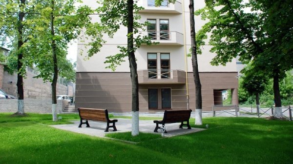 Сучасний бізнес-центр у Луцьку*