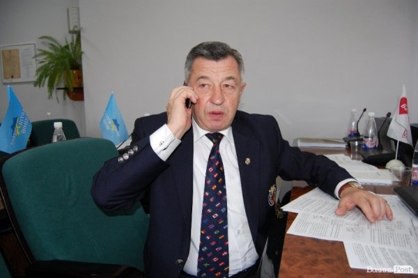 Луцький депутат знову відзначився краваткою і розповів, що «был вроде в оппозиции»