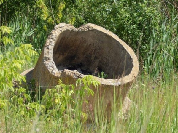 Ковельські піщані злодії «відкопали» очисні споруди колишнього заводу. ФОТО