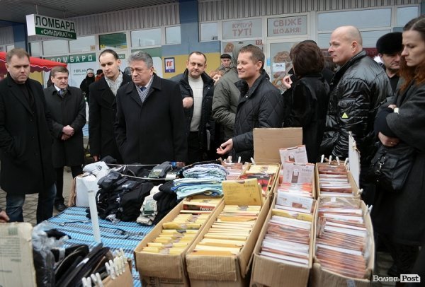 На Варшавському ринку в Луцьку – «війна». ФОТО. ВІДЕО