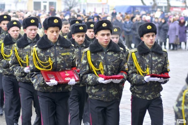 Фото прощання з міським головою Луцька Миколою Романюком