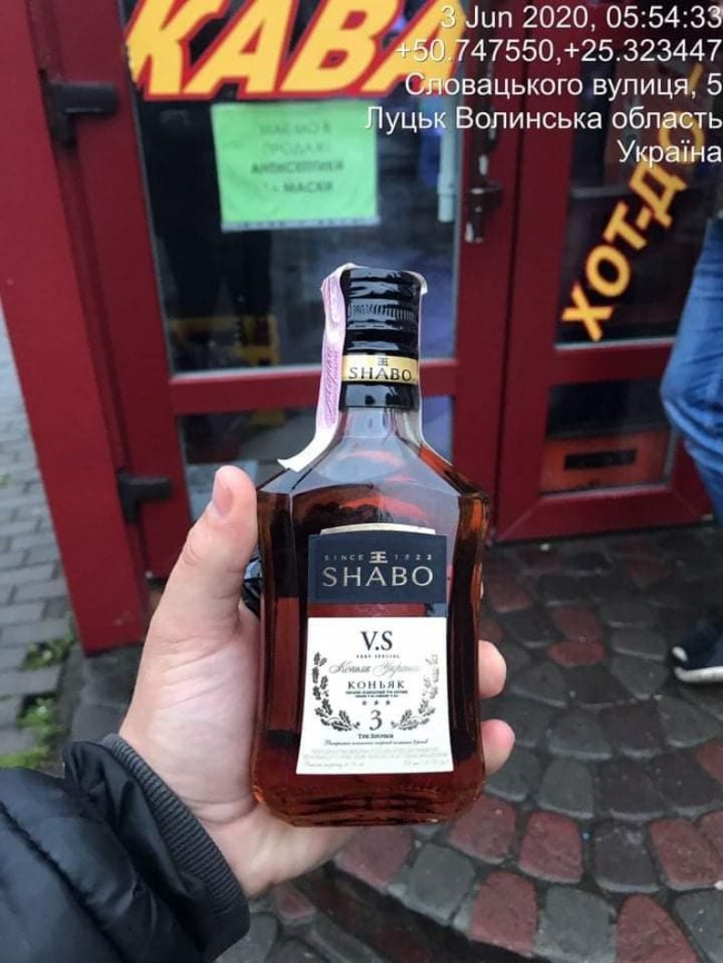 У Луцьку посеред ночі торгували алкоголем