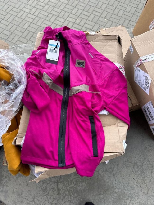 Через «Устилуг» намагались ввезти партію брендового одягу вартістю понад 3,3  мільйони