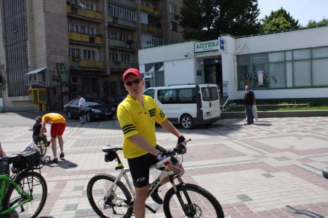 У Луцьку з двору вкрали два велосипеди. ФОТО