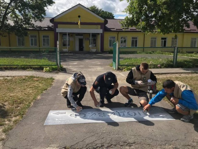 У місті на Волині з'явилися «нагадайки» для пішоходів. ФОТО