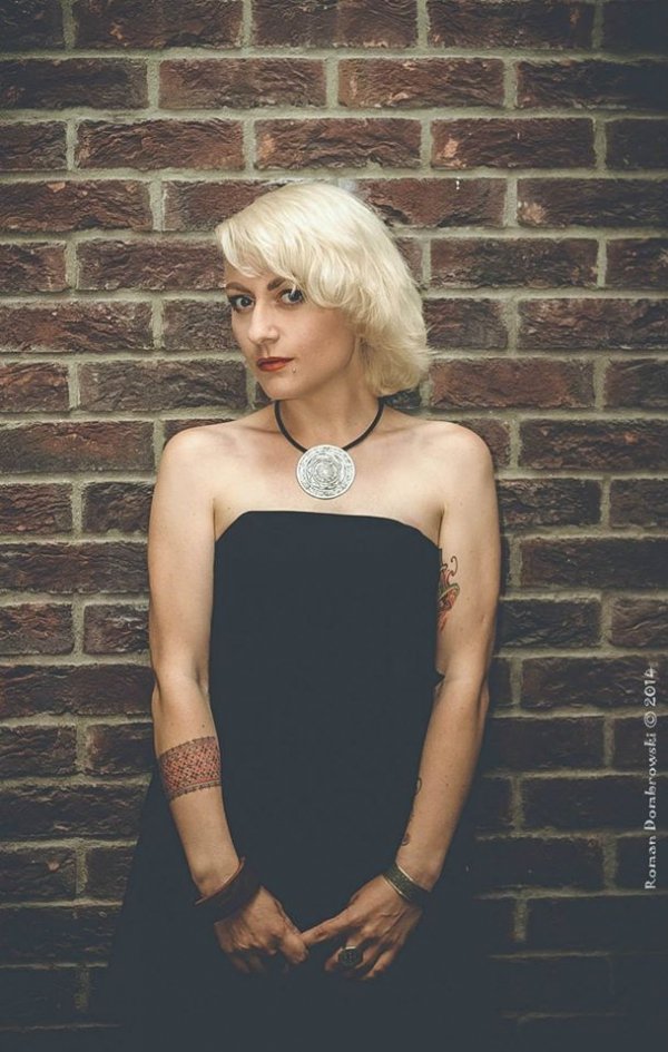 Епатажна фотосесія волинської ведучої: повна версія