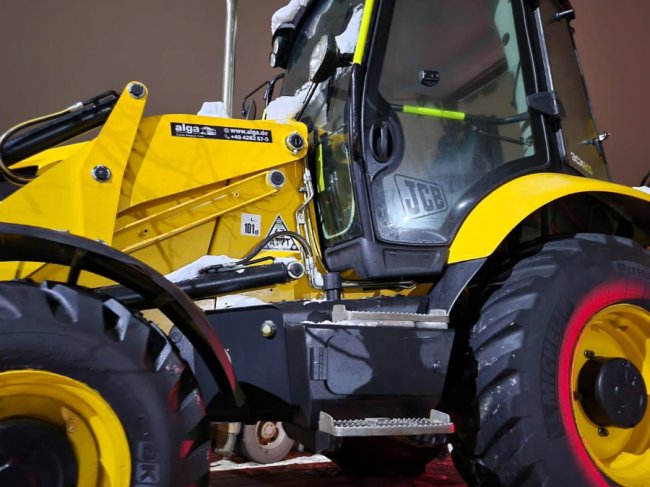 Німці передали Ковелю бус, навантажувач та три пожежні автомобілі