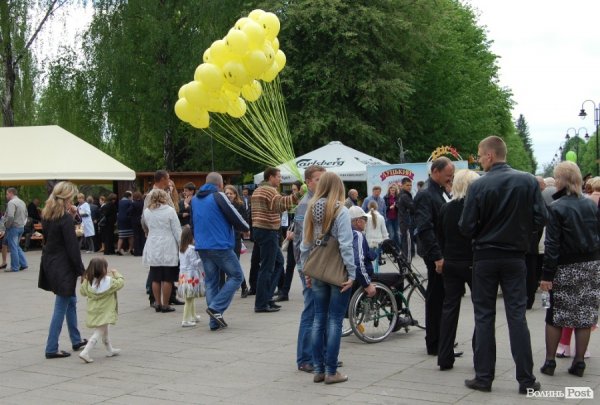 Як у Луцьку їли кашу і співали фронтових пісень