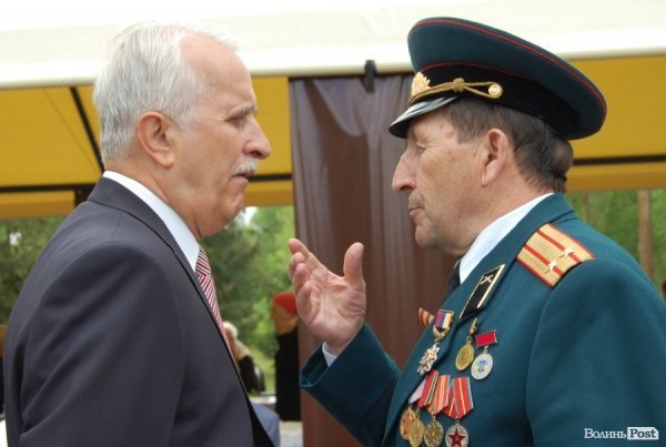 Як у Луцьку їли кашу і співали фронтових пісень