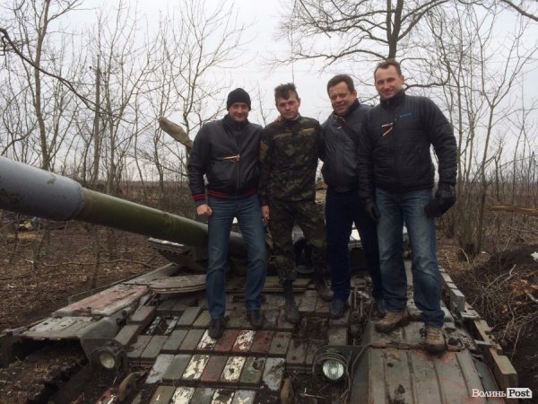 Делегація Луцькради на чолі з Романюком побувала на передовій. ФОТО