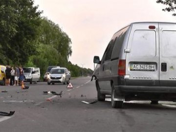 ДТП в Нововолинську: не розминулися два авто. ВІДЕО