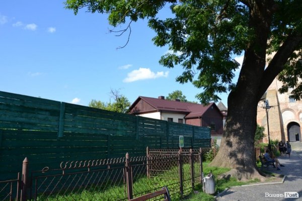 Біля Луцького замку хочуть збудувати три готелі. ФОТО