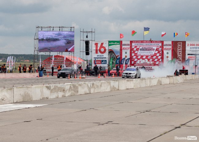 У Луцьку відбулися видовищні авто- і мотогонки. ФОТОРЕПОРТАЖ