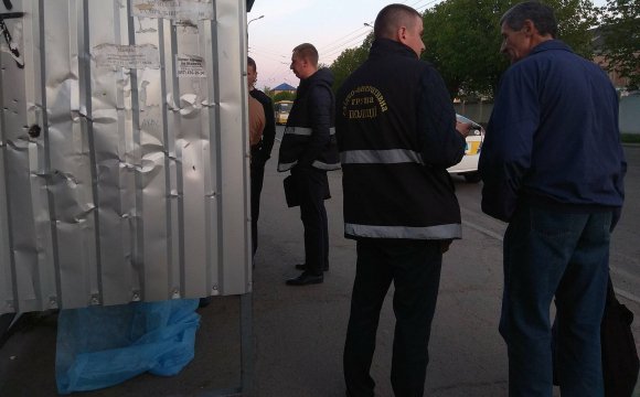 На зупинці в Луцьку знайшли труп