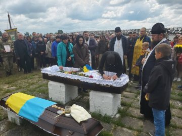 Життя згасло після важких поранень та складних операцій: на Волині попрощалися із Героєм Русланом Йоржем