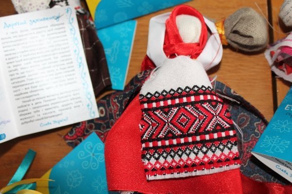 «Бережіть себе і повертайтеся здоровими, ми молимось за вас», - 78-річна волинянка бійцям АТО