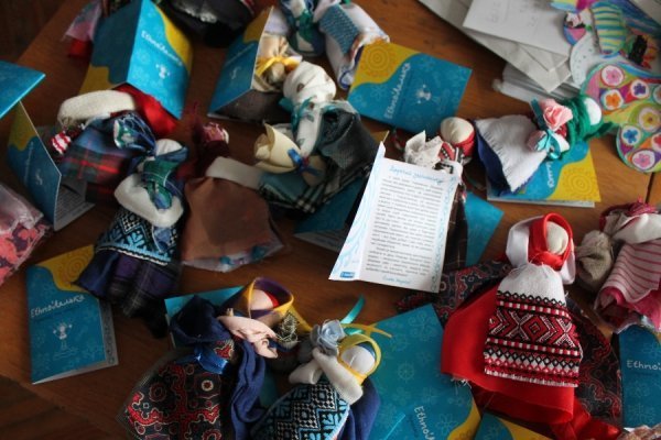 «Бережіть себе і повертайтеся здоровими, ми молимось за вас», - 78-річна волинянка бійцям АТО