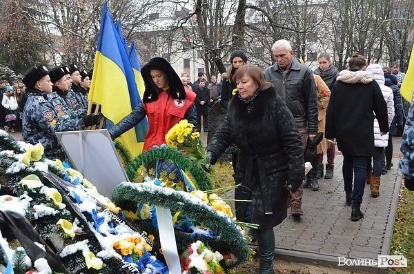 У Луцьку вшанували пам’ять загиблих героїв Майдану. ФОТО