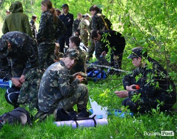 Дві сотні юнаків і дівчат «зникли» у волинських лісах на три дні. ФОТО. ВІДЕО