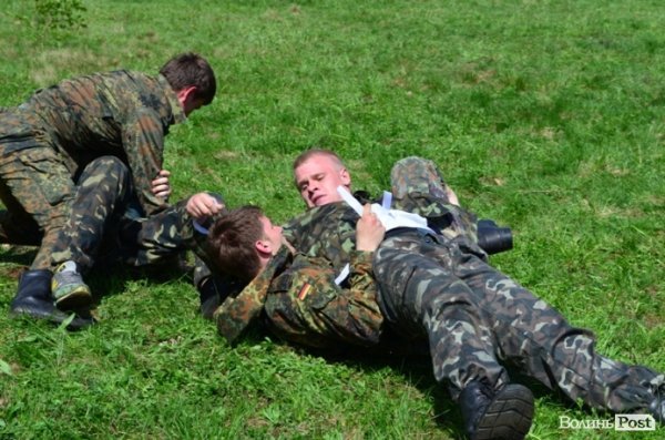 Дві сотні юнаків і дівчат «зникли» у волинських лісах на три дні. ФОТО. ВІДЕО