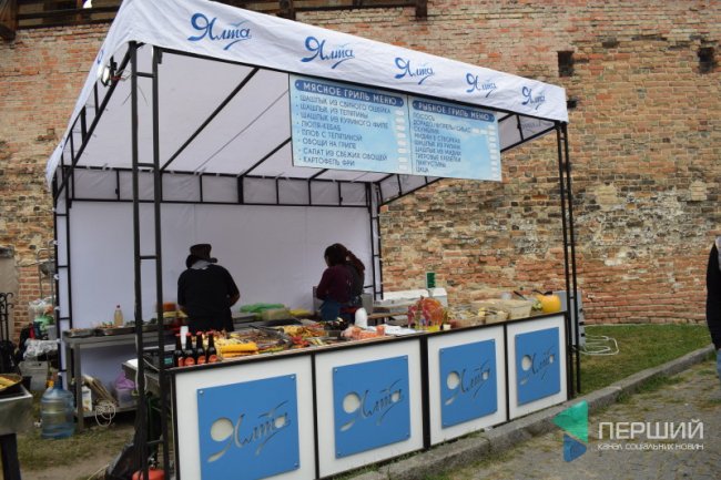 Дощ, холод і ріки пива: у Луцьку триває фестиваль. ФОТО