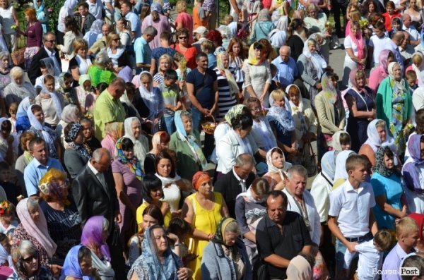 Як у Луцьку віряни відзначали Яблучного Спаса. ФОТО
