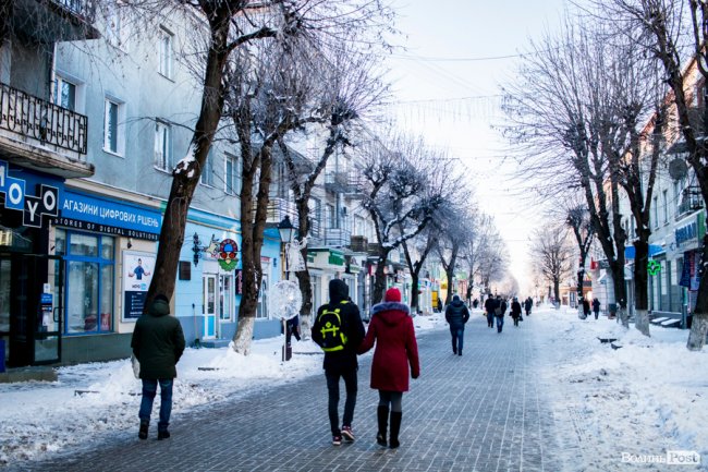 Луцьк – у кришталевій паморозі: казкові світлини різдвяного ранку. ФОТО