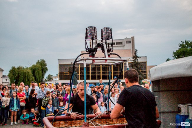 Яскраво, повітряно, незабутньо: фінальний день фестивалю «Aerosfera» у Луцьку. ФОТО