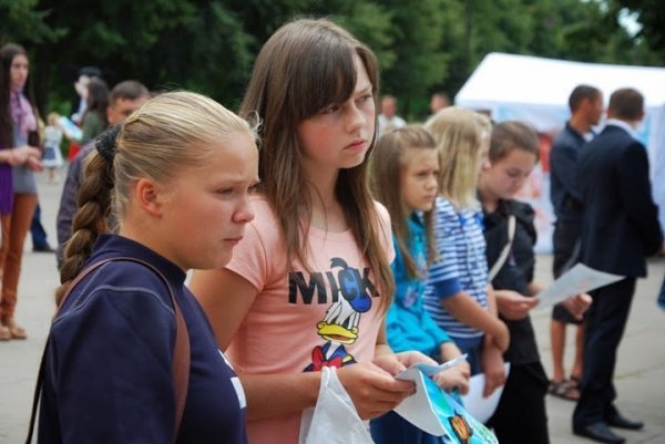 У Луцьку відомий телеведучий і кавеенщик пропагував тверезе життя. ФОТО