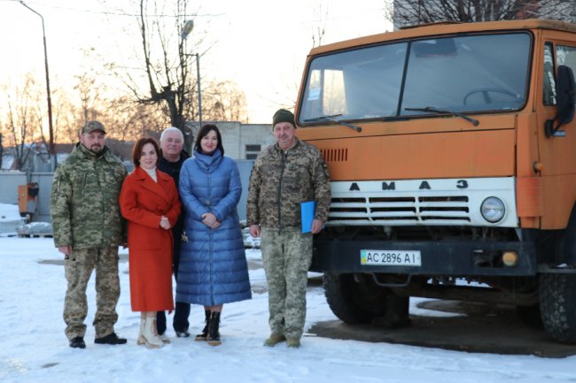 Луцький «політех» передав для ЗСУ вантажівку. ФОТО