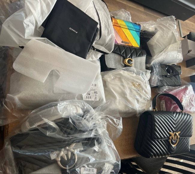 Краму на пів мільйона: на Волині водій рейсового автобуса намагався незаконно провезти годинники, сумки та телефони