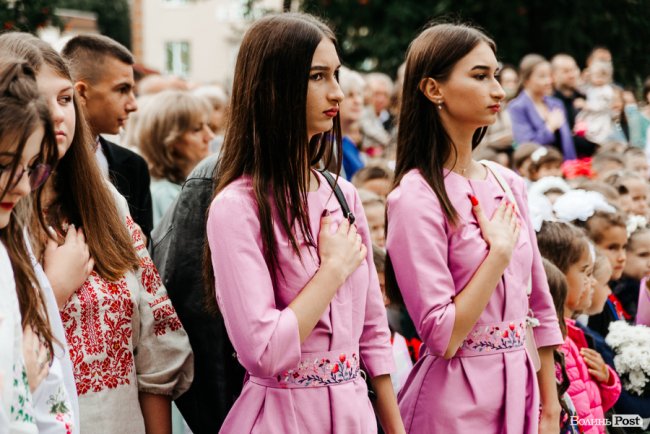У Луцькому НВК №26 пролунав перший дзвінок. ФОТОРЕПОРТАЖ
