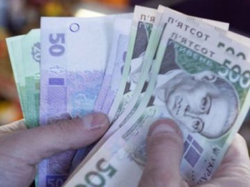 Скільки у Нововолинській міськраді заробляють голова та його заступники