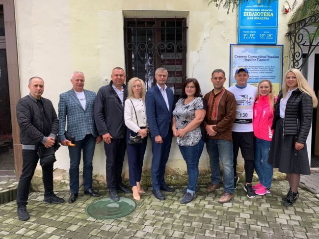 «Збери дитину Небесного воїна до першого класу»: депутати Луцької райради долучилися до благодійної акції