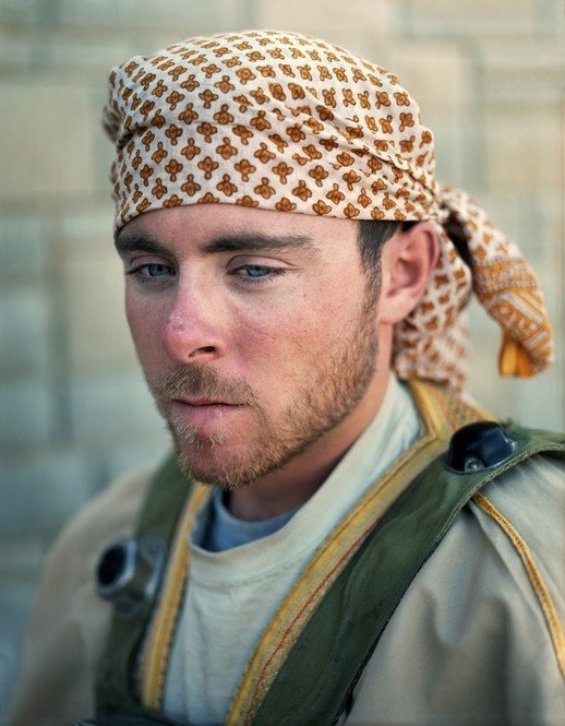 Спеціаліст Джейк Мораш в ролі іракського виготовлювача саморобних вибухових пристроїв, Національний навчальний центр, Форт-Ірвінг, Каліфорнія, 2008 рік