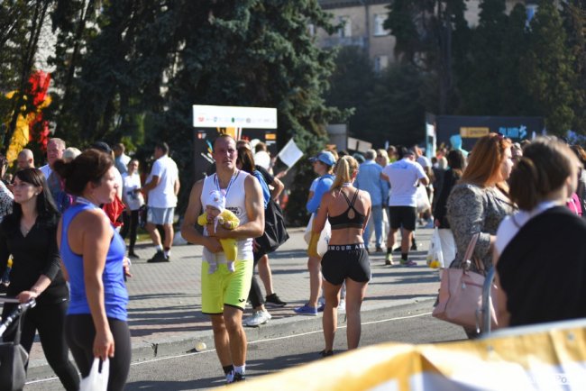 «Бойовий» настрій і віра в себе: як команда «КроШу» підкорювала шостий «Дмитрук Лучеськ Півмарафон». ФОТО*