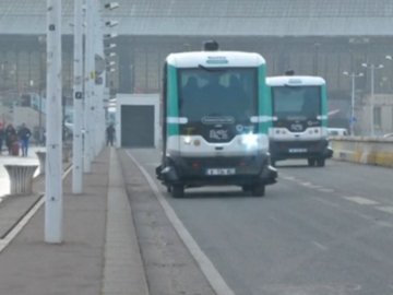 У Парижі запустили перші безпілотні автобуси