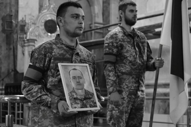 У Луцьку попрощалися з Героєм Ігорем Дуплієм, який більше року вважався зниклим безвісти. ФОТО