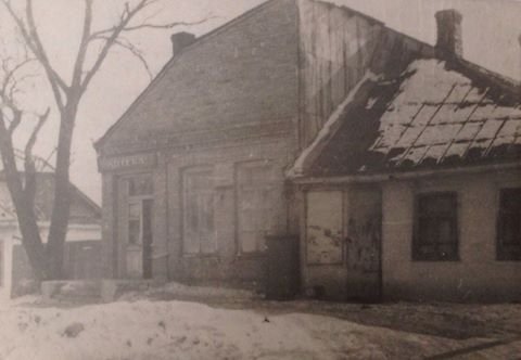 У Луцьку розбирають одну з найстаріших аптек. ФОТО. ДОКУМЕНТ