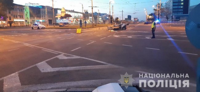 Загинув пасажир: внаслідок аварії у Харкові авто розірвало на частини. ФОТО