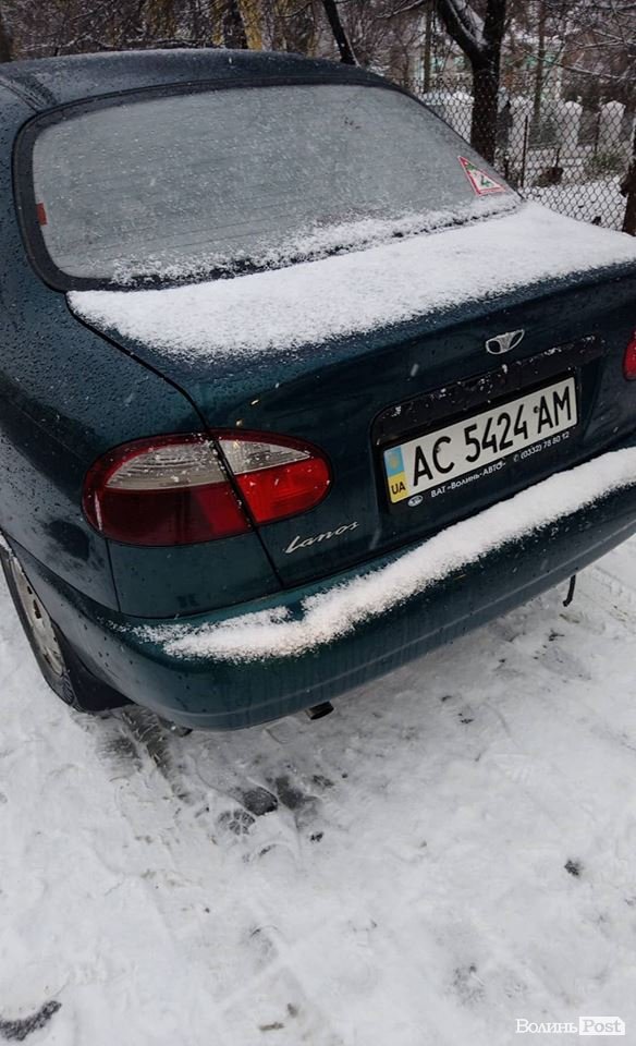У Луцьку в тролейбус стукнувся легковик. ФОТО