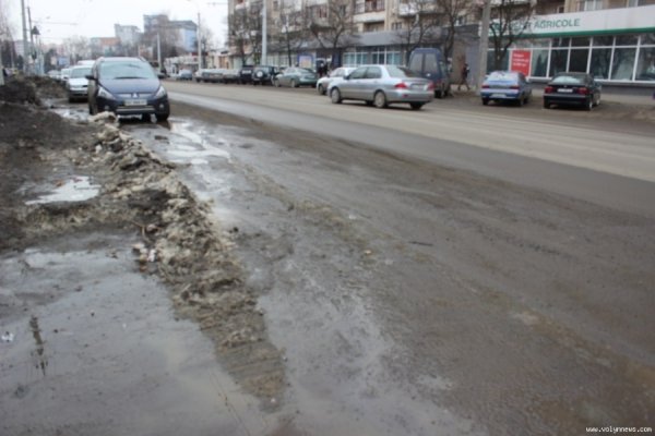 Луцькі водії про міські дороги. ФОТО. ВІДЕО