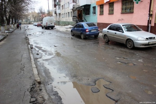 Луцькі водії про міські дороги. ФОТО. ВІДЕО